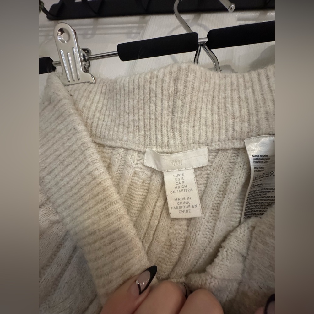H&M Off-White Ribbed Knit Pants - Picture 3 of 3